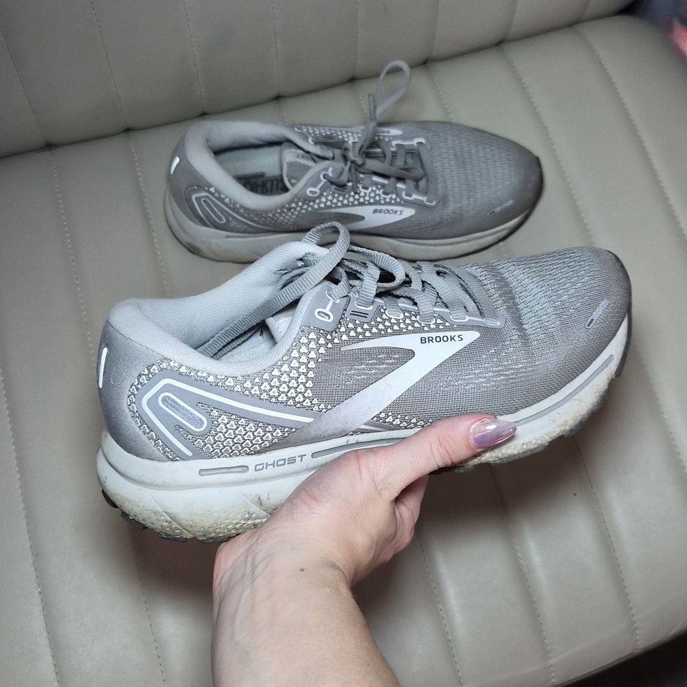 Brooks Ghost Sneakers Size 8 Women's Light Gray Mesh Running Shoes